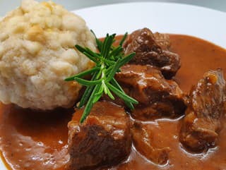 Čím zahustiť guláš? Múku