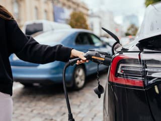 Slováci sa spaľovacích motorov