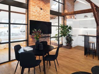 Architekt objavil pôjd plný