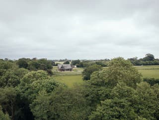 Z rušného mesta odišla