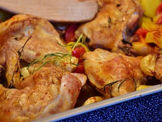 Ako upiecť kuracie stehná: