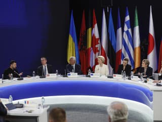 Mimoriadne stretnutie lídrov z