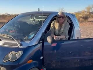 Žena býva v mini