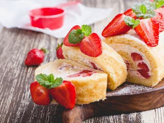 Ako zrolovať piškótovú roládu: