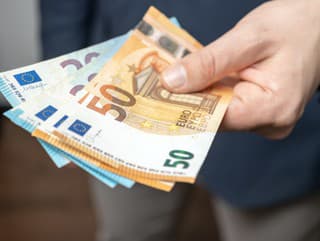 KVÍZ Koľko eur mesačne