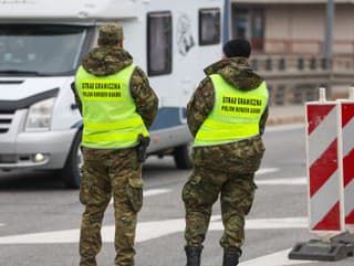 Policajti hliadkujú na poľsko-slovenskom