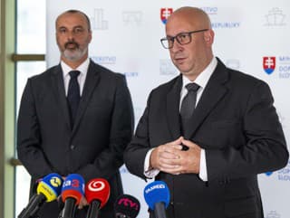 Zľava generálny riaditeľ Železníc