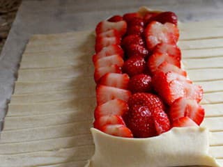 Luxusná jahodová štrúdľa za