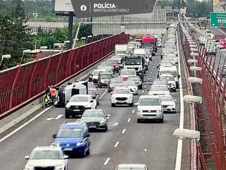 Vodiči, spozornite! Na diaľnici