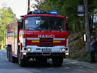 Hasiči zasahujú pri úniku