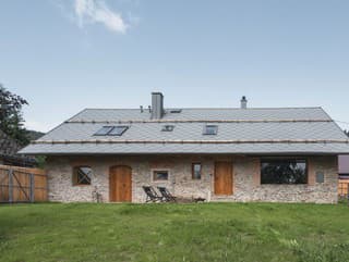 Kamenný dom prerobili na