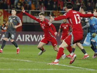 David Brooks (číslo 10)