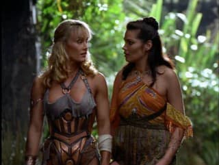 Corinna Everson a Marise