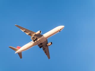 Lietadlo Air India núdzovo