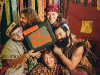 Tolstoys - The Buzz,