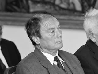 Politickú scénu zasiahla smutná