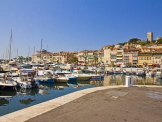 Cannes pritvrdzuje voči výletným