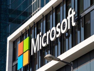 Microsoft pokračuje v znižovaní