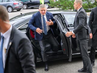 predseda vlády SR Robert