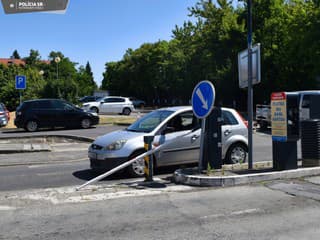 Opitý vodič narazil do