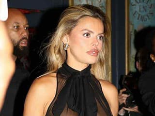 Sexi modelka v PRIESVITNOM