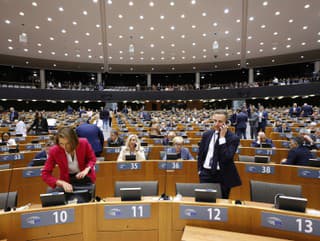 Europoslanci prichádzajú na plenárne