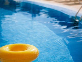 Dramatická udalosť na kúpalisku: