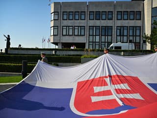 Slovensko sa zaseklo na