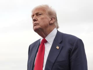 MIMORIADNY ONLINE Trump skracuje