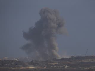 letecké útoky v Pásme