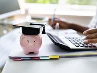 PS kritizuje nový vysokoškolský