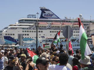 Propalestínski demonštranti sa zhromažďujú