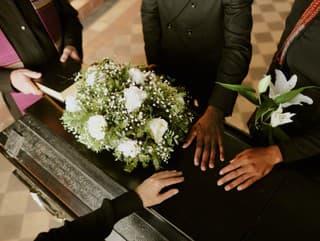 Rodičia prebrali od pohrebnej