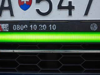 Predné brzdové svetlo na