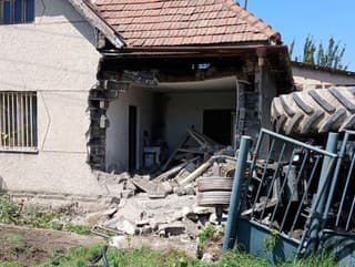 Hasiči zasahovali pri nehode