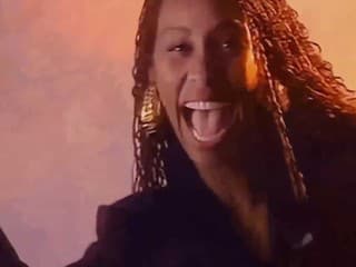 Corona, Olga Souza, The