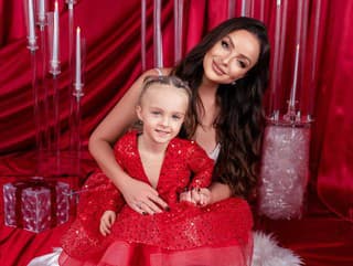 INÁ ako jej rovesníčky?