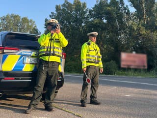 Polícia počas dopravnej akcie