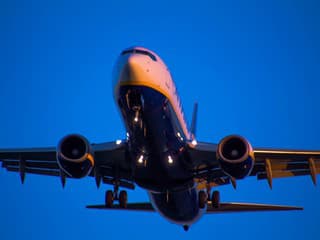 Boeing dostal košom aj