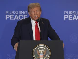 Nobelisti vyzývajú Trumpa, aby