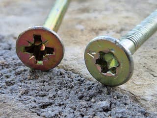 Krížové alebo torxové? Ktoré