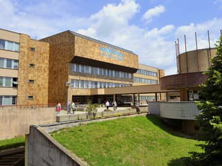 AKTUÁLNE Personál čakal ráno