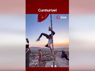 Turistka tancovala pole dance