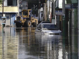 Kalifornský polostrov zasiahol hurikán
