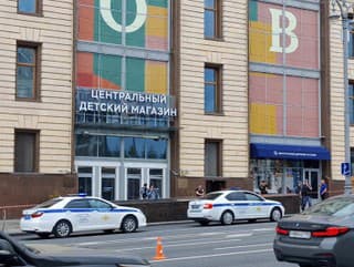 Policajti hliadkujú po výbuchu