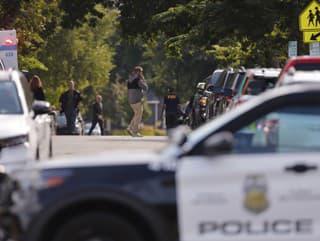 Policajti sa zhromaždili po