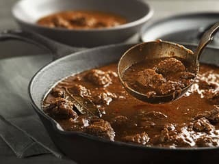 Ako pripraviť tmavý guláš: