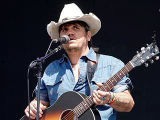 MEGA HANBA slávneho speváka: