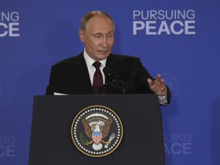 MIMORIADNY ONLINE Trump je