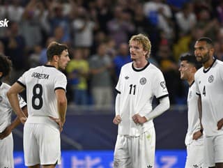 Hanba, patetický výkon, čo